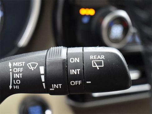 Used 2022 Toyota Highlander XLE image 29