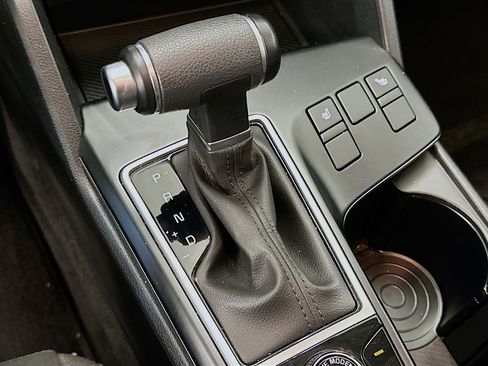 Used 2025 Kia Sportage LX image 24