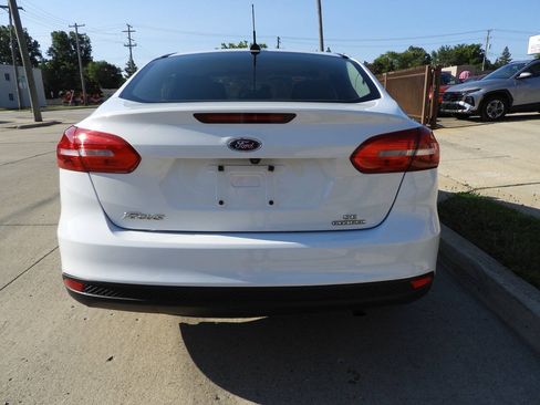 Used 2016 Ford Focus SE FWD image 7