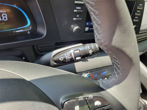 New 2025 Hyundai Elantra Sport image 16