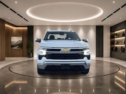 Used 2025 Chevrolet Silverado 1500 LT AWD/4WD image 2