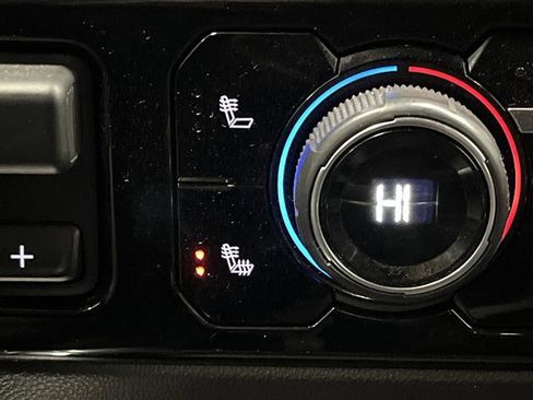 Used 2024 Chevrolet Silverado 1500 LT image 7