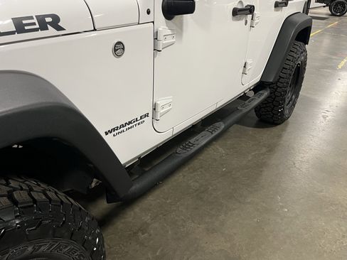 Used 2017 Jeep Wrangler Unlimited Sport image 11