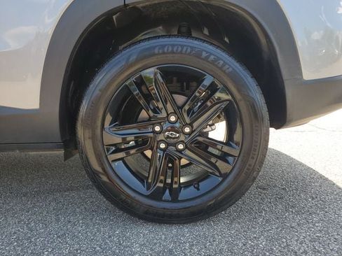 Used 2025 Chevrolet Trax ACTIV w/ Driver Confidence Package FWD image 11