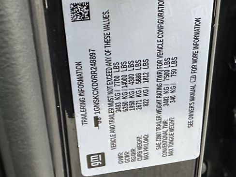 Used 2024 Chevrolet Suburban LT image 24