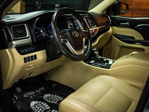Used 2014 Toyota Highlander Limited Platinum AWD/4WD image 9