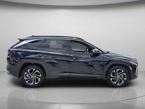 Used 2025 Hyundai Tucson Limited image 4