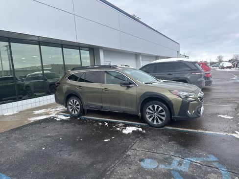 Used 2023 Subaru Outback Limited image 7