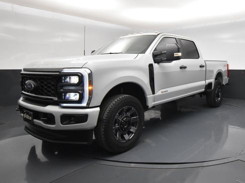 Used 2026 Ford F250 XL w/ STX Appearance Package AWD/4WD image 2