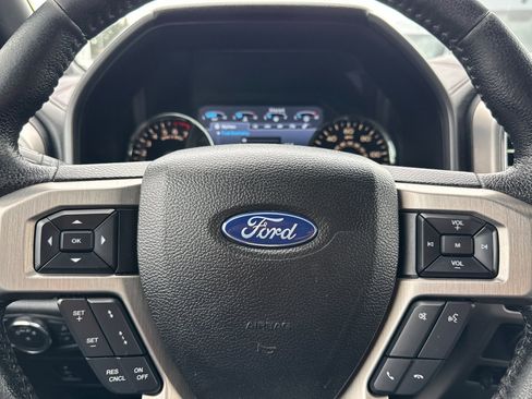 Used 2016 Ford F150 Platinum w/ Equipment Group 701A Luxury image 23