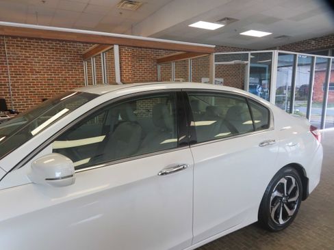 Used 2016 Honda Accord EX-L image 82
