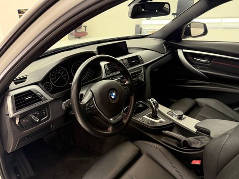 Used 2018 BMW 330i Sedan w/ Convenience Package RWD image 4