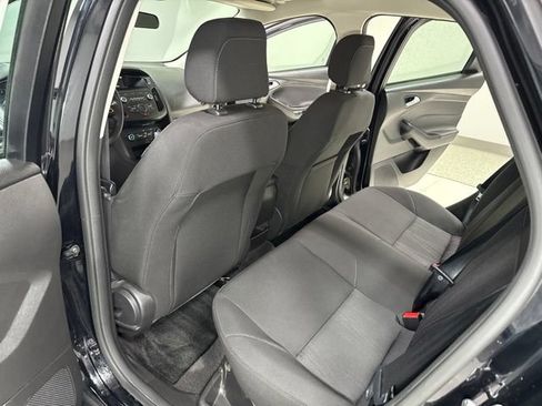 Used 2018 Ford Focus SE FWD image 22