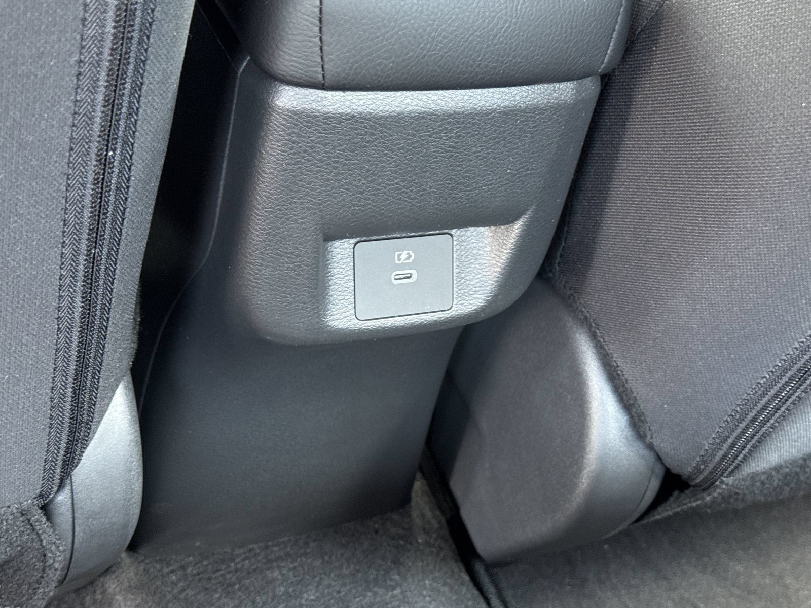 Used 2025 Nissan Versa SV w/ Trunk Package FWD image 11
