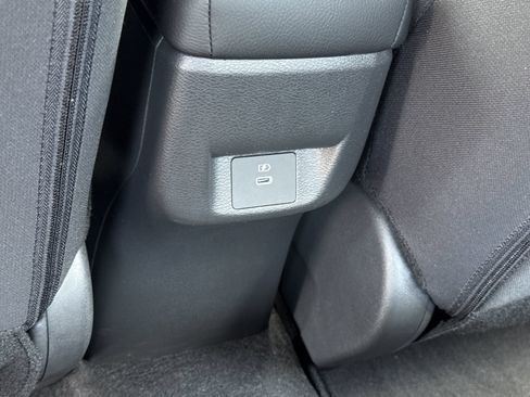 Used 2025 Nissan Versa SV w/ Trunk Package FWD image 11