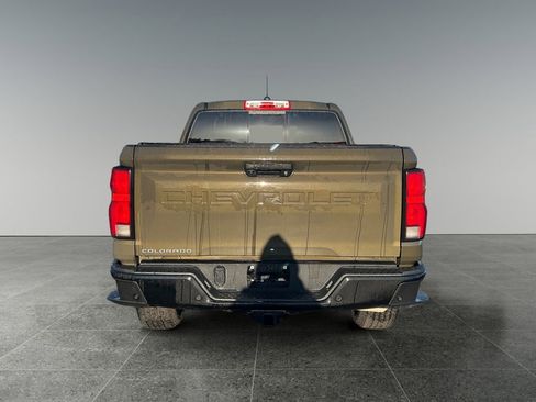 Used 2024 Chevrolet Colorado Z71 w/ Z71 Convenience Package 2 image 6