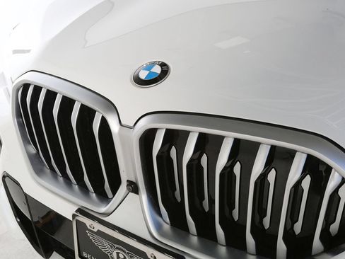 Used 2023 BMW X6 xDrive40i w/ M Sport Package AWD/4WD image 3