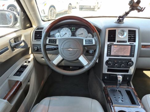 Used 2008 Chrysler 300 C w/ Navigation & Sound Group II image 13