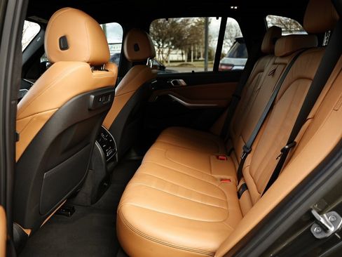 Used 2022 BMW X5 xDrive40i w/ M Sport Package image 26