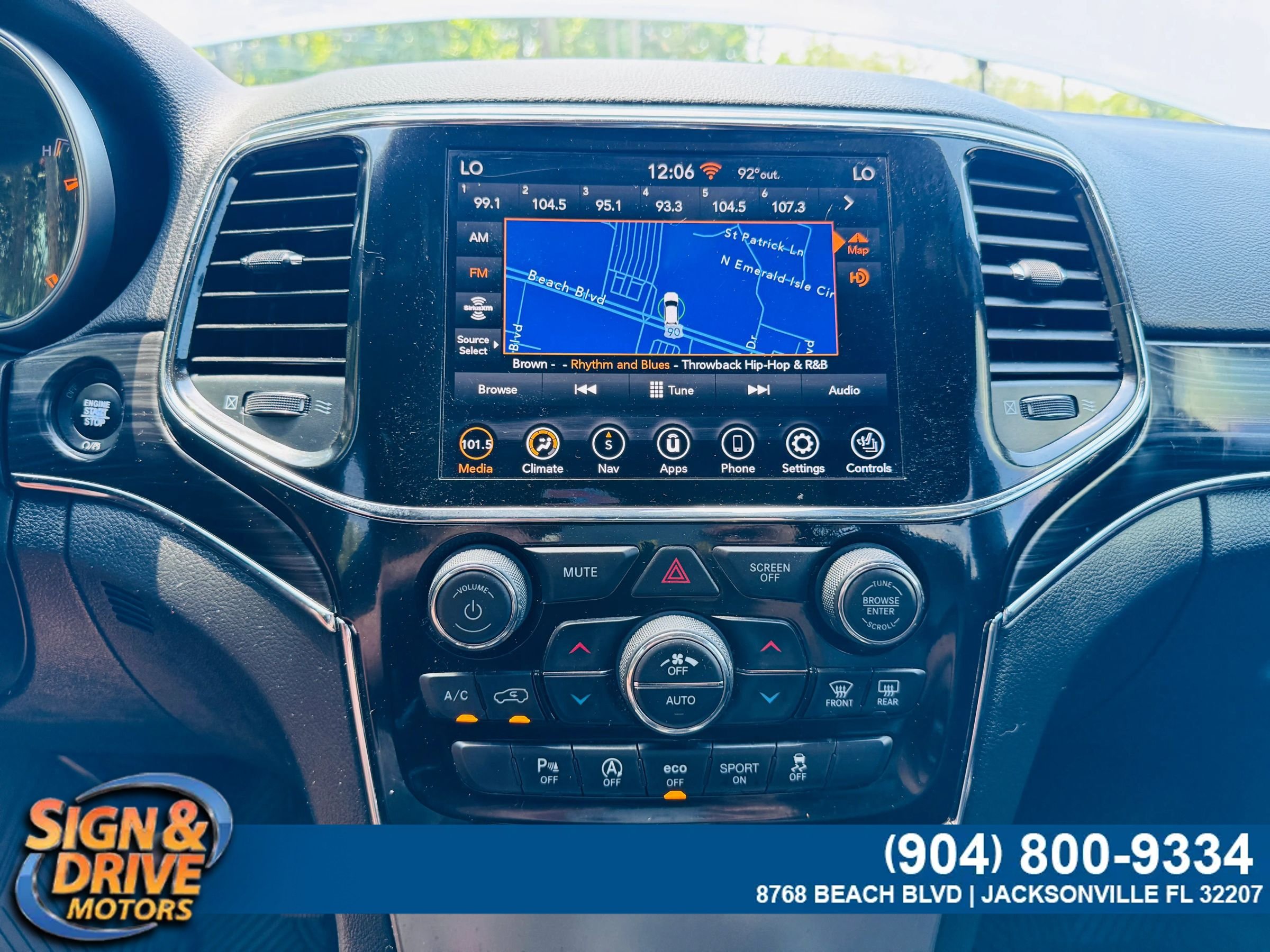 Used 2022 Jeep Grand Cherokee Limited RWD image 19