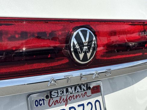 Used 2024 Volkswagen Atlas SEL Premium R-Line AWD/4WD image 28