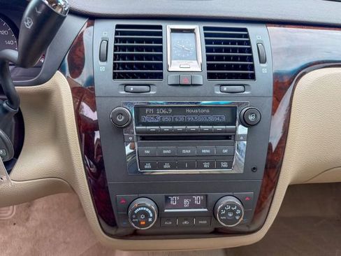 Used 2007 Cadillac DTS Luxury II FWD image 11