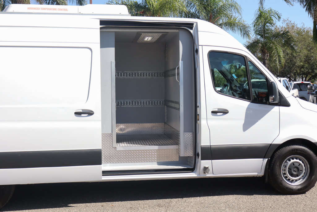 Used 2022 Mercedes-Benz Sprinter 2500 image 11