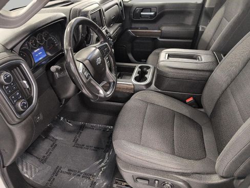 Used 2021 Chevrolet Silverado 1500 RST w/ LPO, Blackout Package AWD/4WD image 9