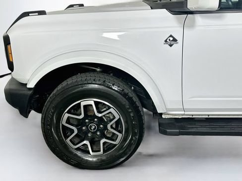 Used 2023 Ford Bronco Outer Banks AWD/4WD image 36