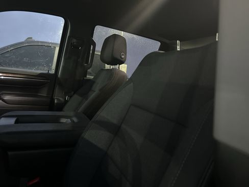 Used 2023 Chevrolet Silverado 1500 LT image 10