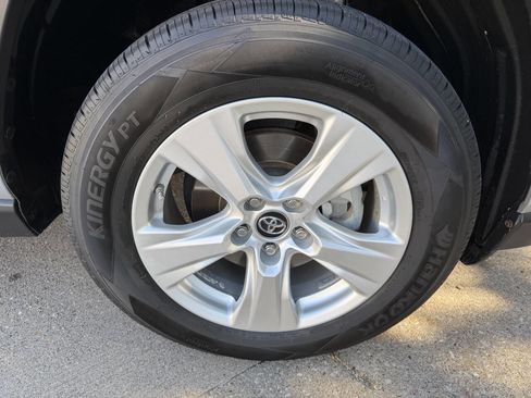 Used 2019 Toyota RAV4 XLE image 28