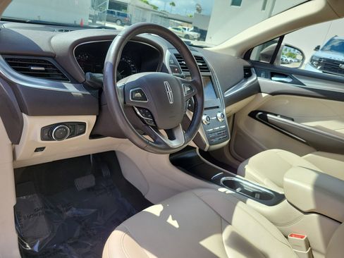 Used 2019 Lincoln MKC Premiere FWD image 13