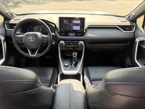 Used 2020 Toyota RAV4 XSE image 4
