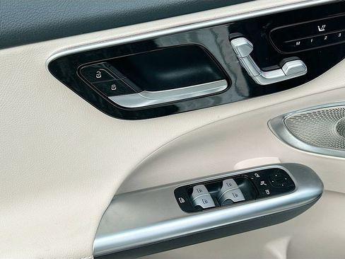 Certified 2026 Mercedes-Benz C 300 Sedan image 18