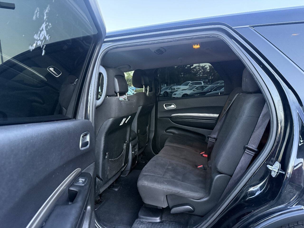 Used 2019 Dodge Durango SXT w/ 3rd Row Seating Group RWD image 11