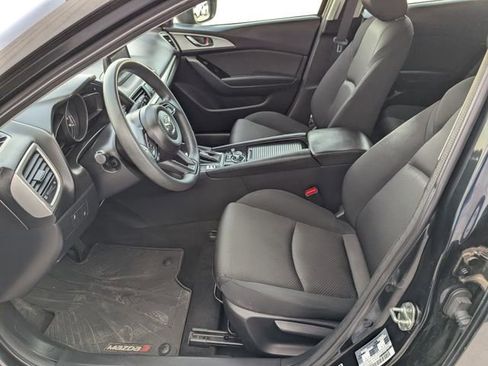 Used 2018 MAZDA MAZDA3 Sport image 2