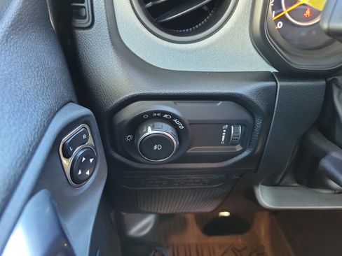 Used 2024 Jeep Wrangler Sport S image 24