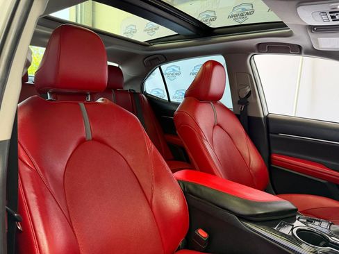 Used 2019 Toyota Camry XSE FWD image 27
