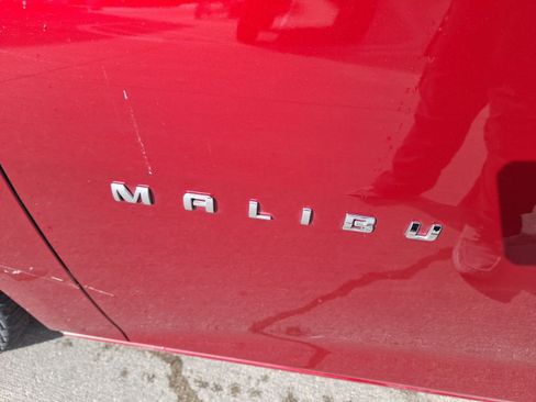 Used 2017 Chevrolet Malibu LT image 14