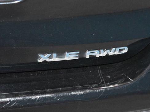 Used 2023 Toyota Highlander XLE image 30