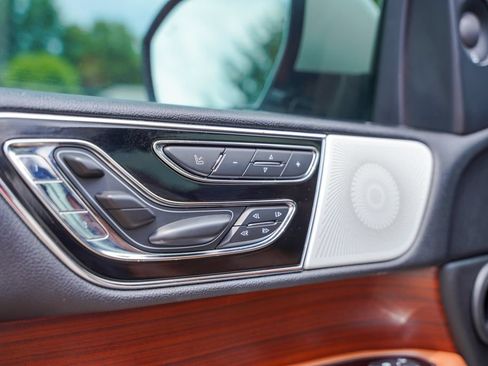 Used 2021 Lincoln Navigator Reserve AWD/4WD image 17