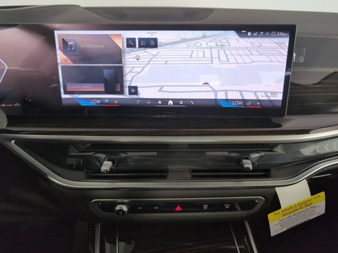 Used 2026 BMW X7 xDrive40i image 16