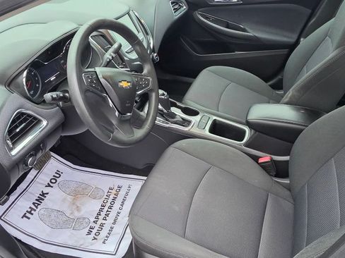 Used 2018 Chevrolet Cruze LT FWD image 9