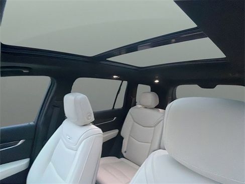 Used 2024 Cadillac XT6 Sport w/ Technology Package image 35