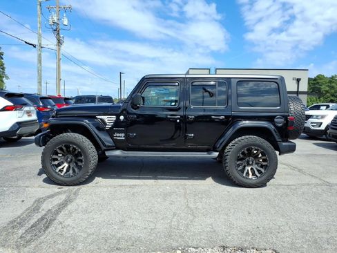 Used 2020 Jeep Wrangler Unlimited Sahara w/ Dual Top Group AWD/4WD image 2