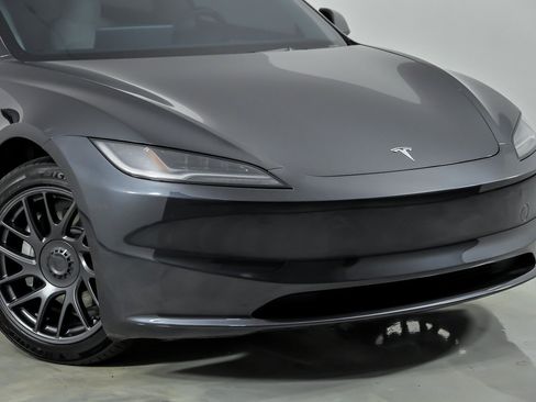 Used 2025 Tesla Model 3 Long Range AWD/4WD image 3