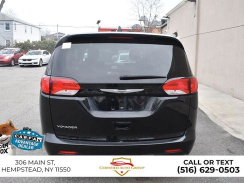 Used 2024 Chrysler Voyager LX image 6