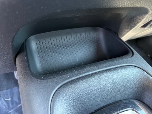 Used 2025 Toyota Corolla LE FWD image 22