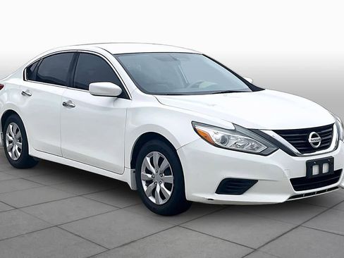 Used 2017 Nissan Altima 2.5 S w/ Power Driver Seat Package image 3