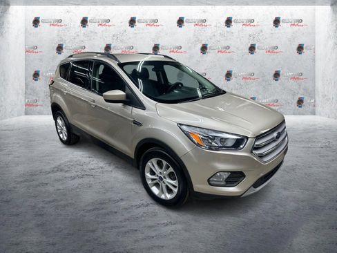 Used 2018 Ford Escape SE image 9